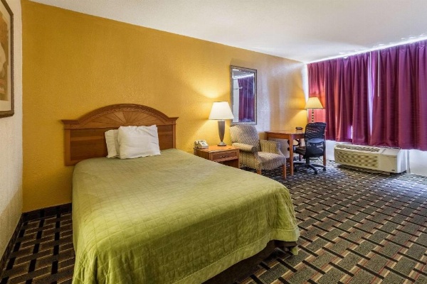 Rodeway Inn Denmark image 16
